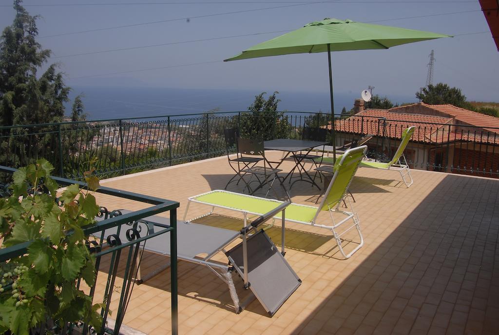 B&B Villa Zia Febronia Пати Екстериор снимка